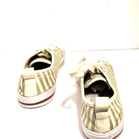 Tommy Hilfiger - Picture 7 of 14